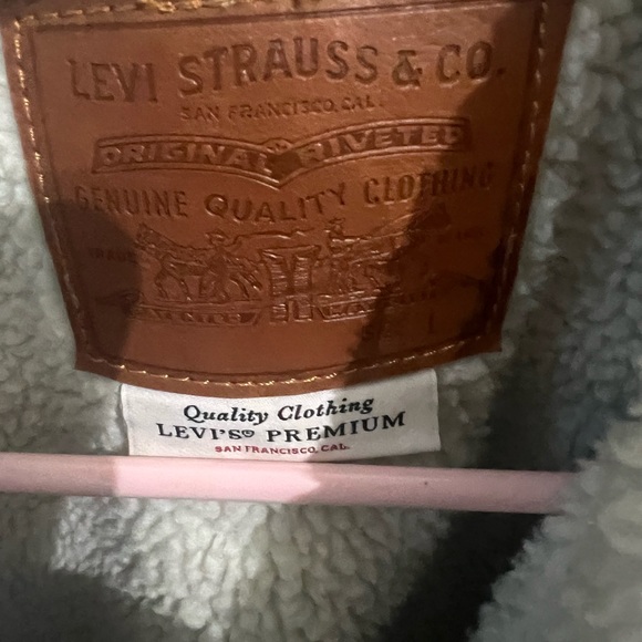 Levi's Trucker Jean Jacket Size L womans - Picture 3 of 5